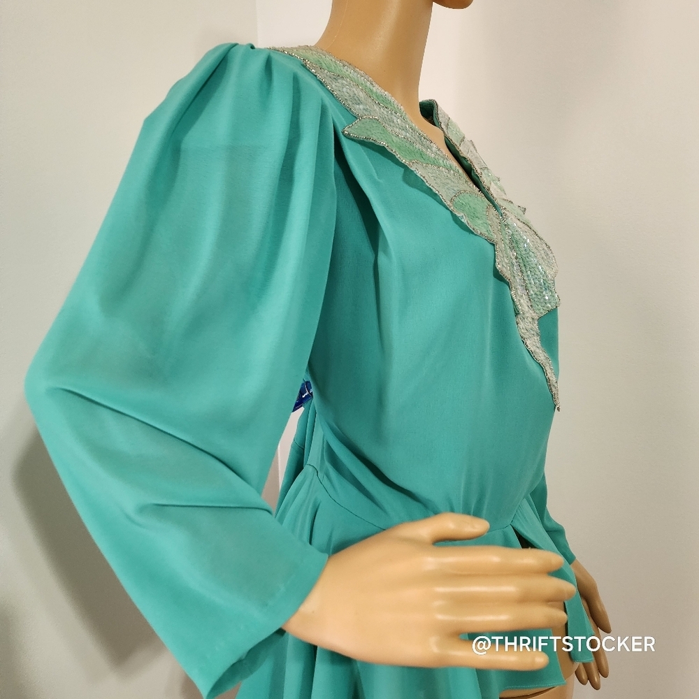 Elegant Teal Vintage Blouse with Silver Accents - Picture 4 of 8